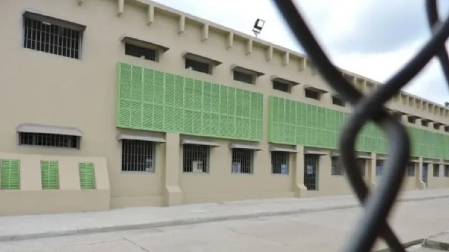 ONG denuncia suspensión de visitas de familiares de presos políticos en el Rodeo I