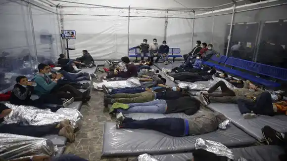 ¡OTRO OBSTÁCULO para los migrantes! Fiscales de EE.UU. actúan contra plan de Joe Biden