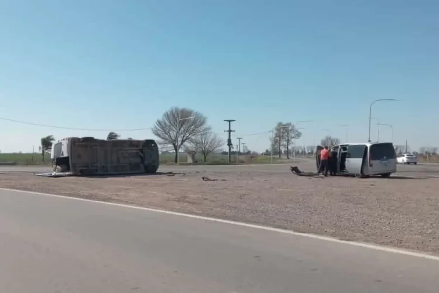 Dos vehículos impactaron en un peligroso cruce: en uno de ellos viajaba el intendente de Gálvez