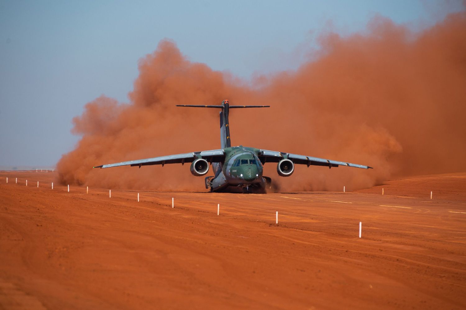 Embraer pone a prueba al C-390 Millenium en pistas no preparadas