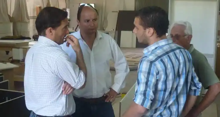 Mosteiro recibió a autoridades Municipales en su taller
