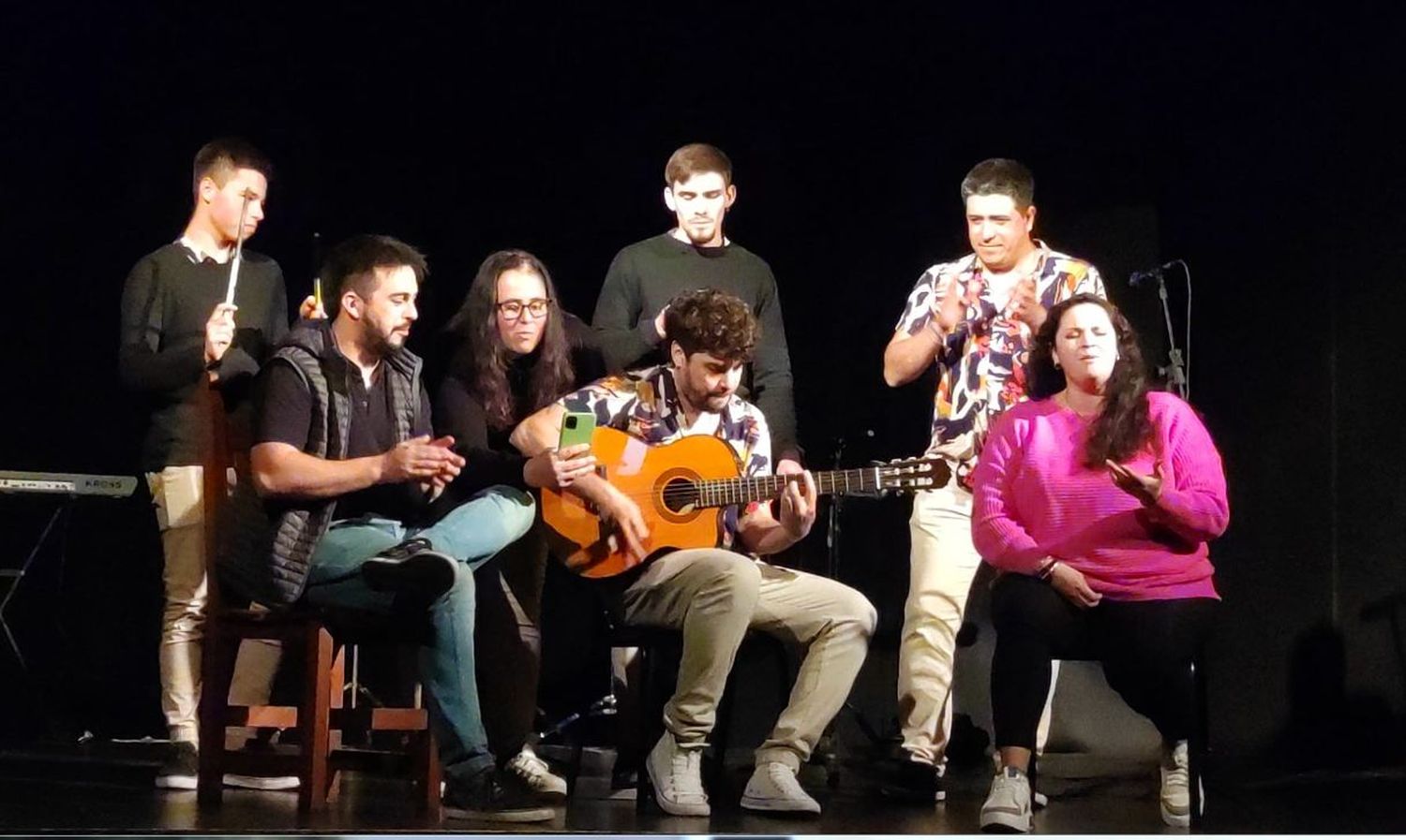 Unos veinticinco artistas participaron en el festival solidario.