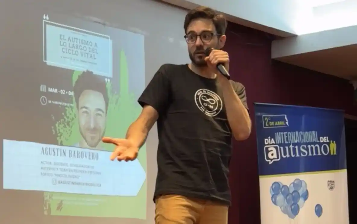 Agustín Barovero se convirtió en divulgador sobre temas de autismo.