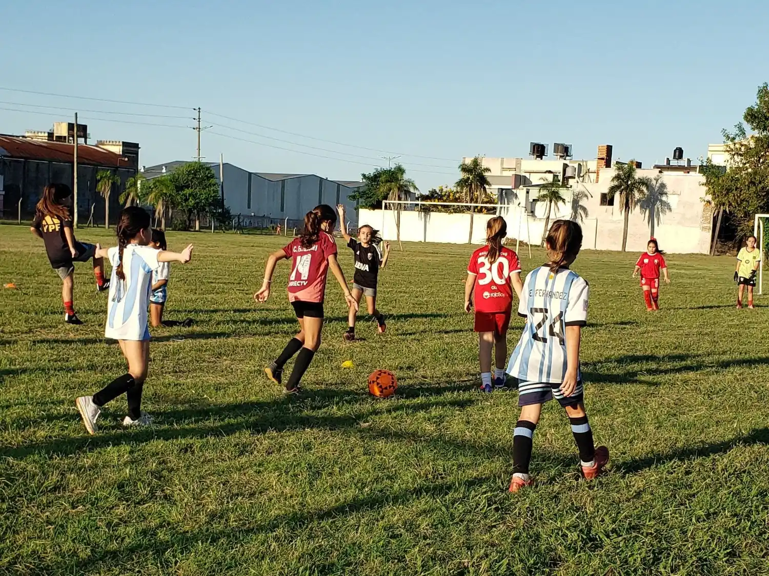 Suceso sin precedentes en el fútbol femenino local: comienza el Torneo Apertura Infanto-Juvenil