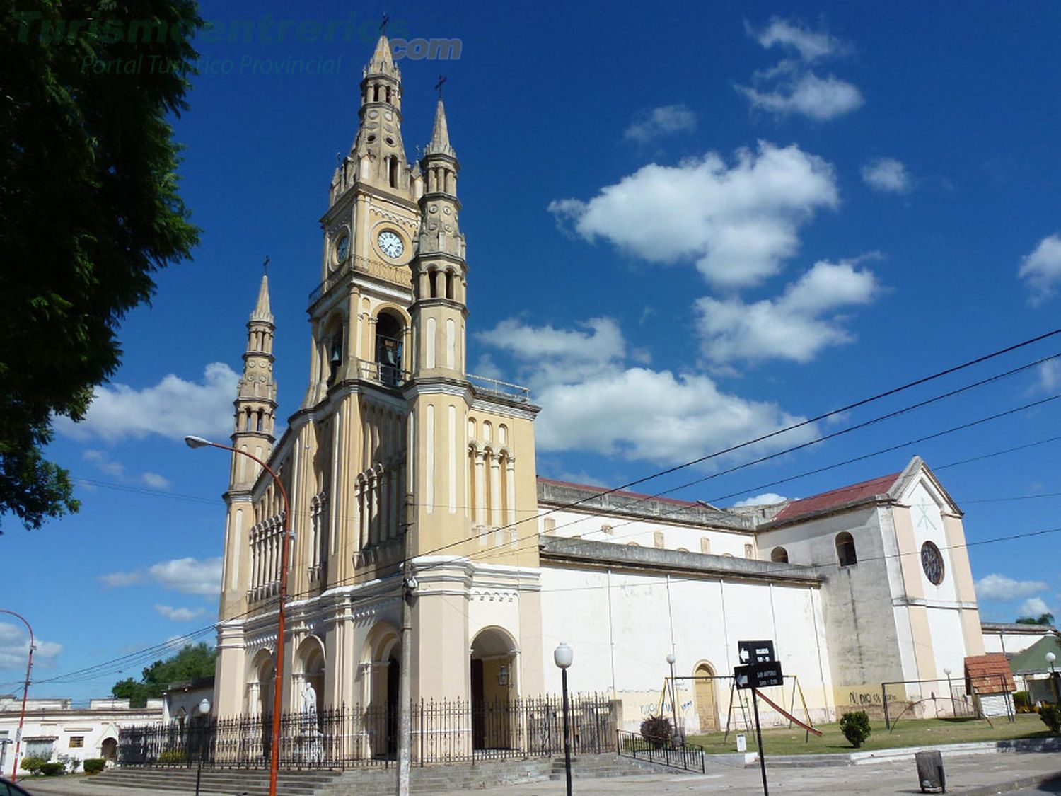 El sacerdote Eduardo Canzonetta asumió con grandes expectativas Parroquia “San Antonio”