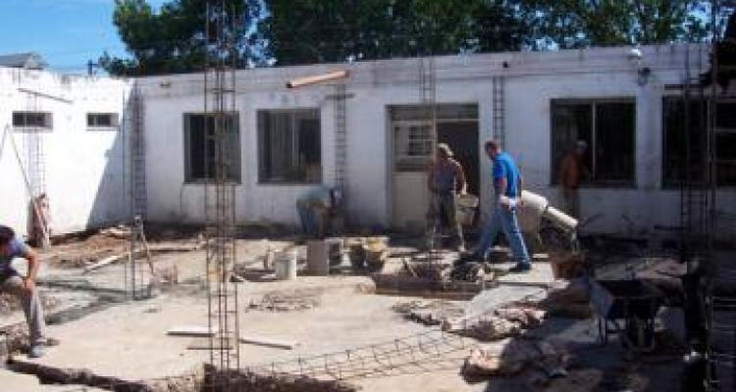 Más de 650 mil pesos para obras en escuelas