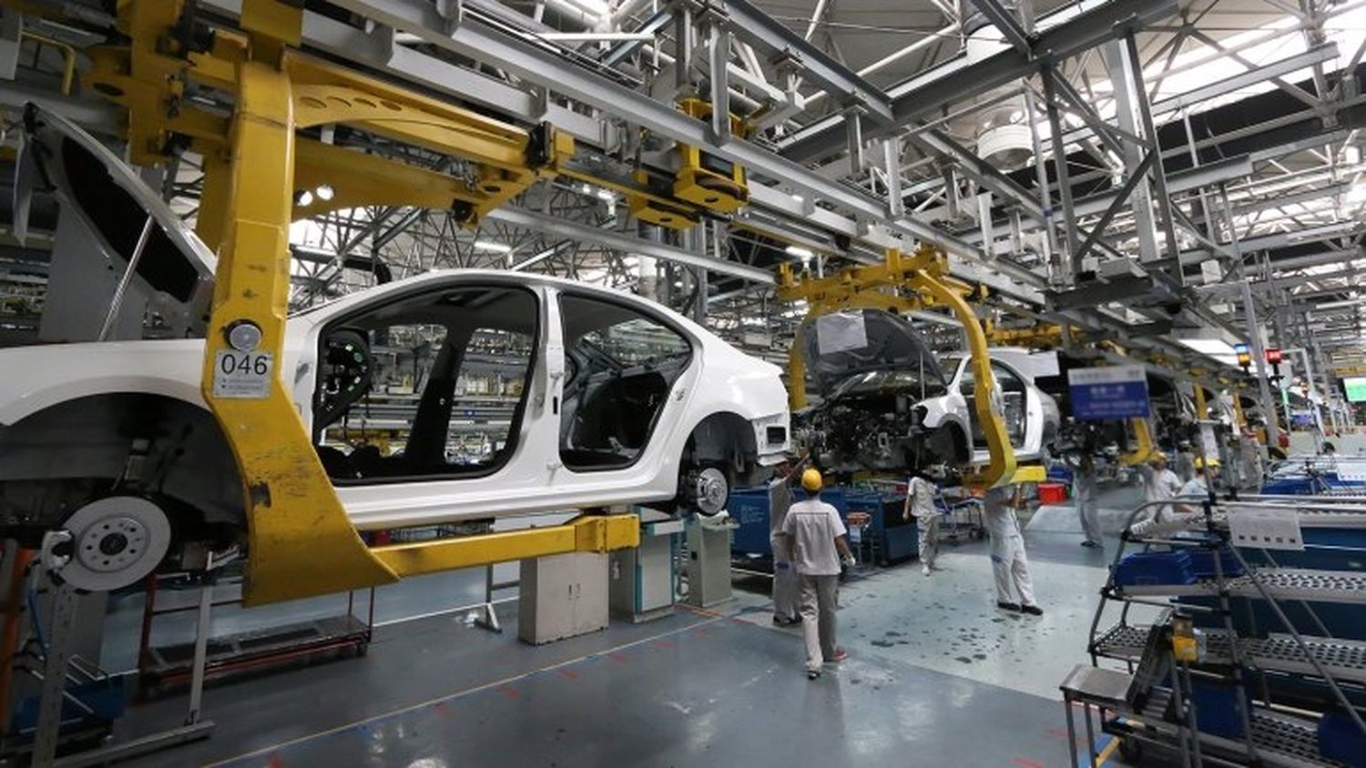 La producción automotriz se desplomó casi 26% en octubre