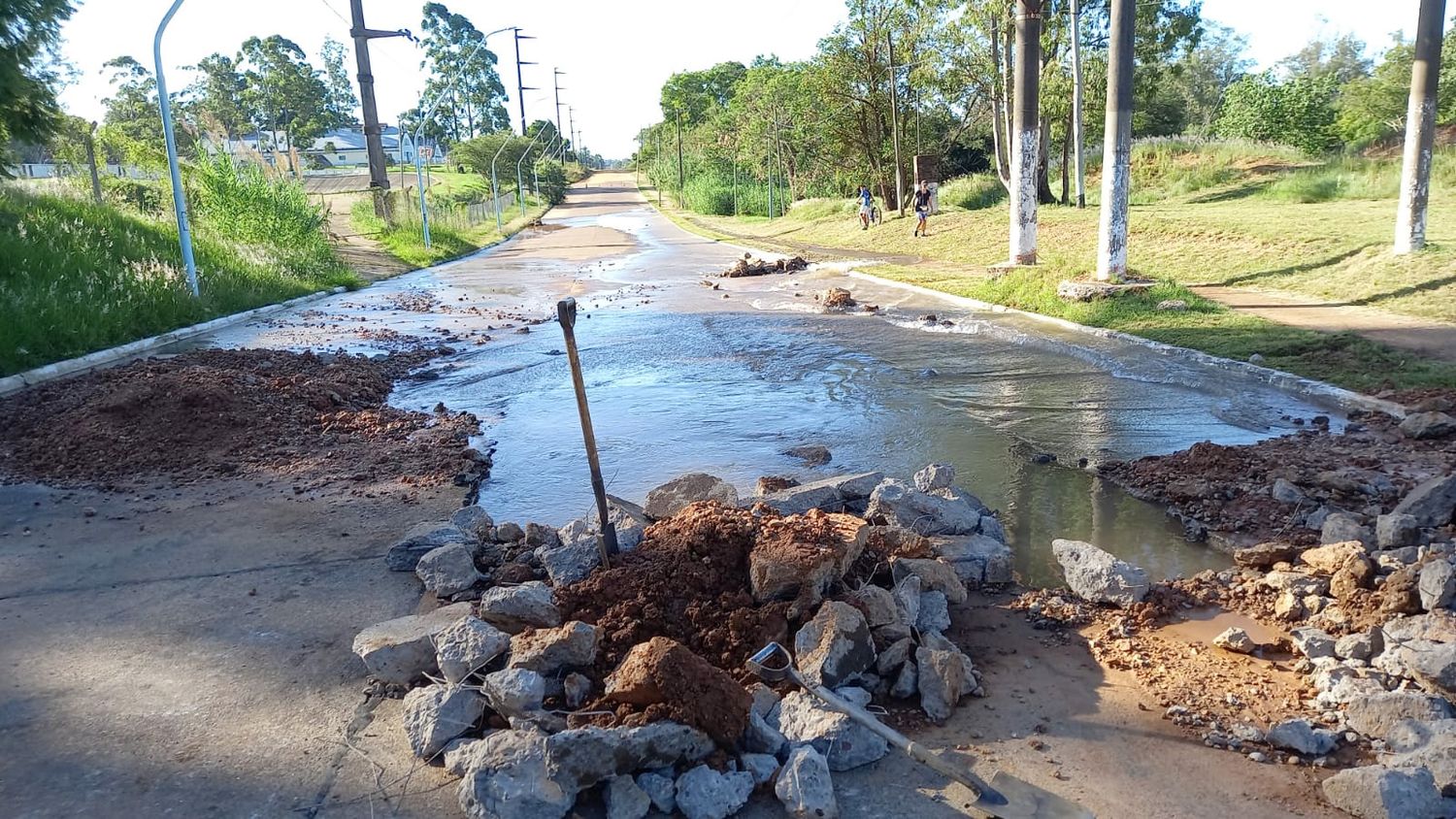 Por la rotura de un caño maestro se ve afectado el suministro de agua potable