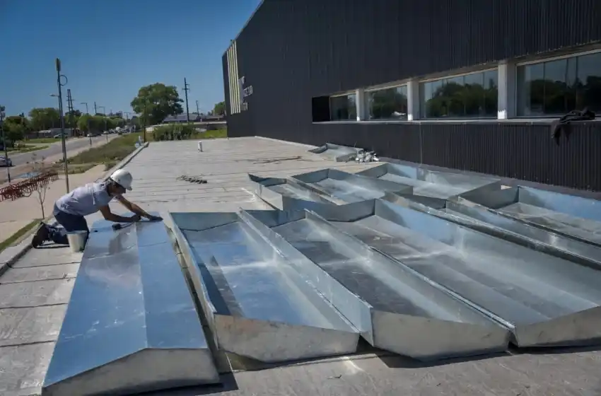 El Municipio realiza obras en el Polideportivo Las Heras