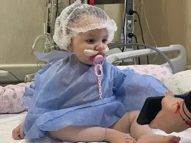 Inés ya fue extubada, y está recibiendo leche y agua.