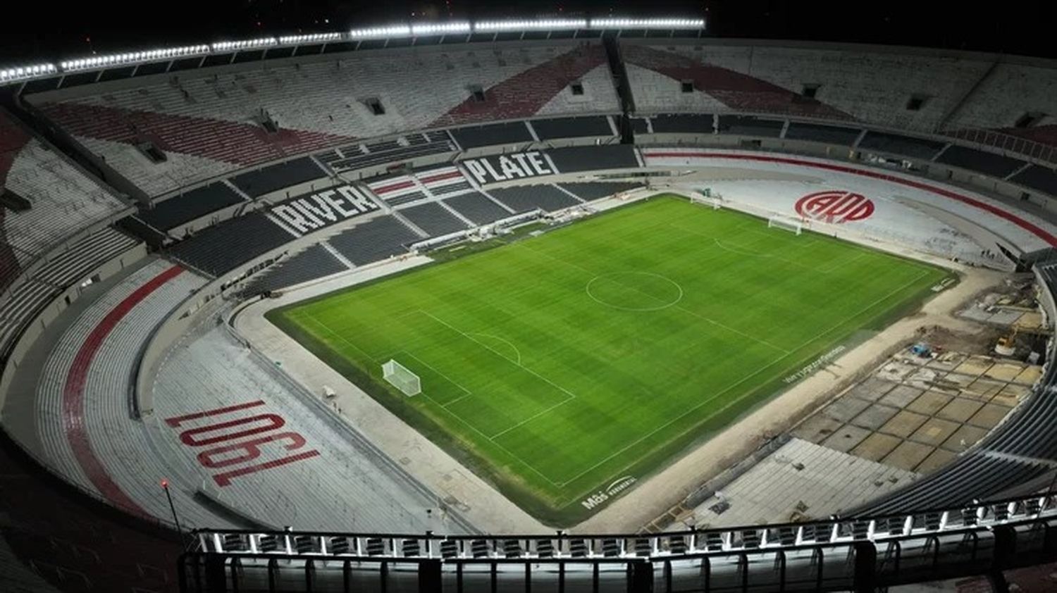 Tragedia: Un hincha de River que viajaba al Monumental cayó de un micro y murió