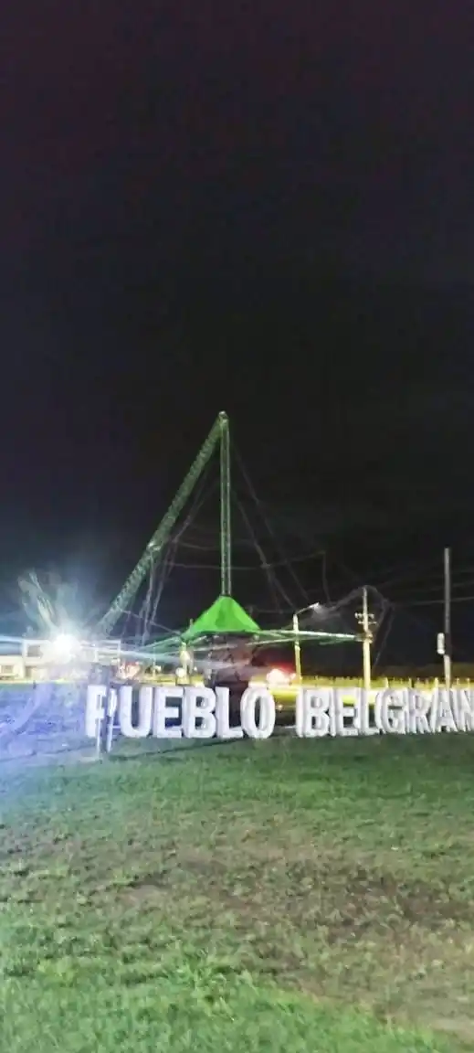 ARBOLITO PUEBLO BELGRANO - 2