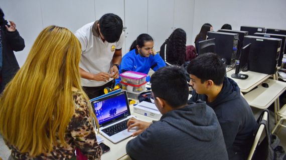 Buscarán incluir por ley el abordaje de la inteligencia artificial en las escuelas secundarias