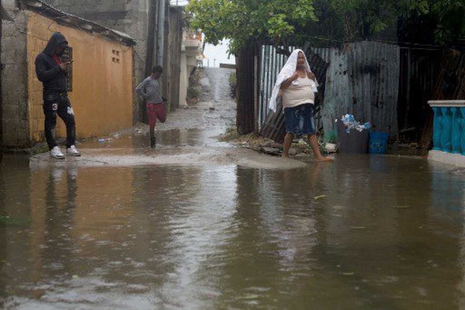 ¡Deja sin servicio eléctrico región este! LA FURIA DE FIONA toca República Dominicana