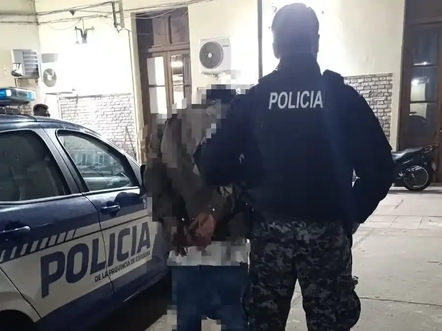 Detuvieron a un hombre por negarse a pagar un remís y amenazar al chofer.