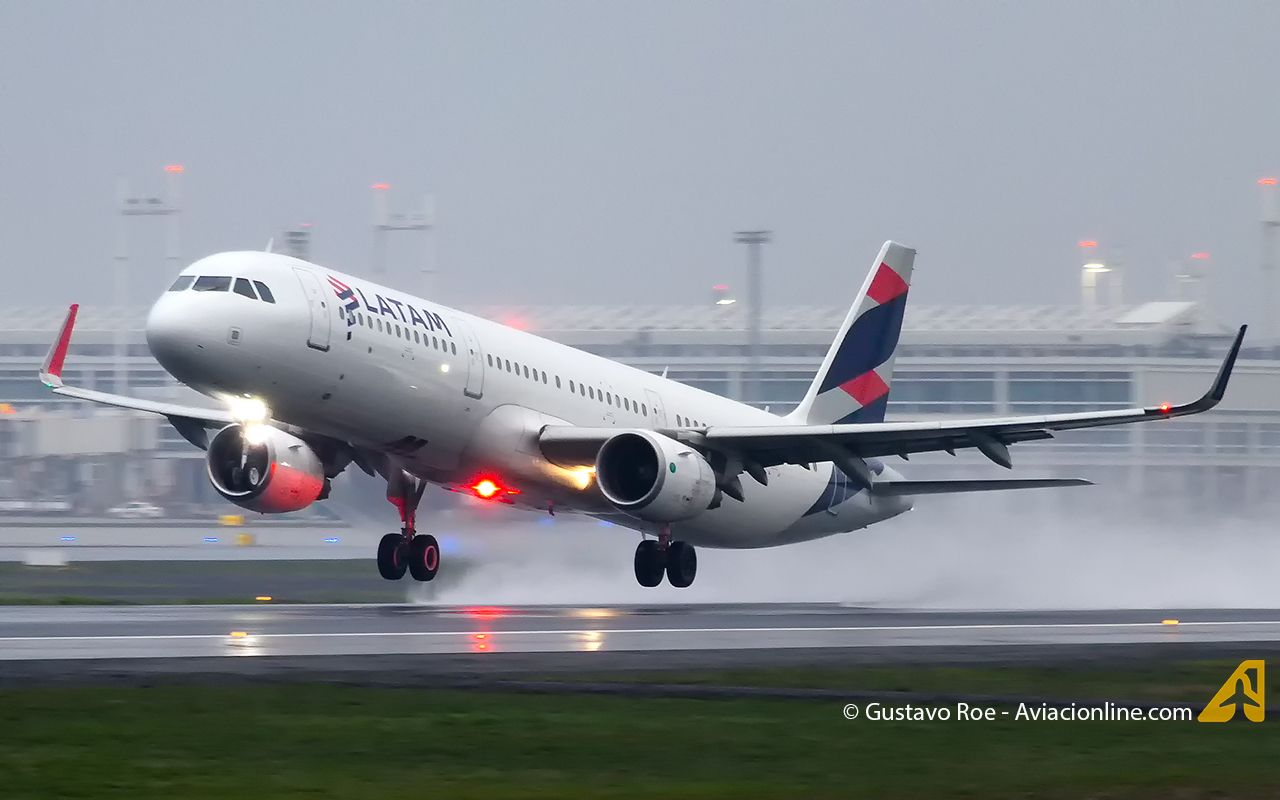 LATAM logra acuerdo de último minuto y evita huelga de pilotos