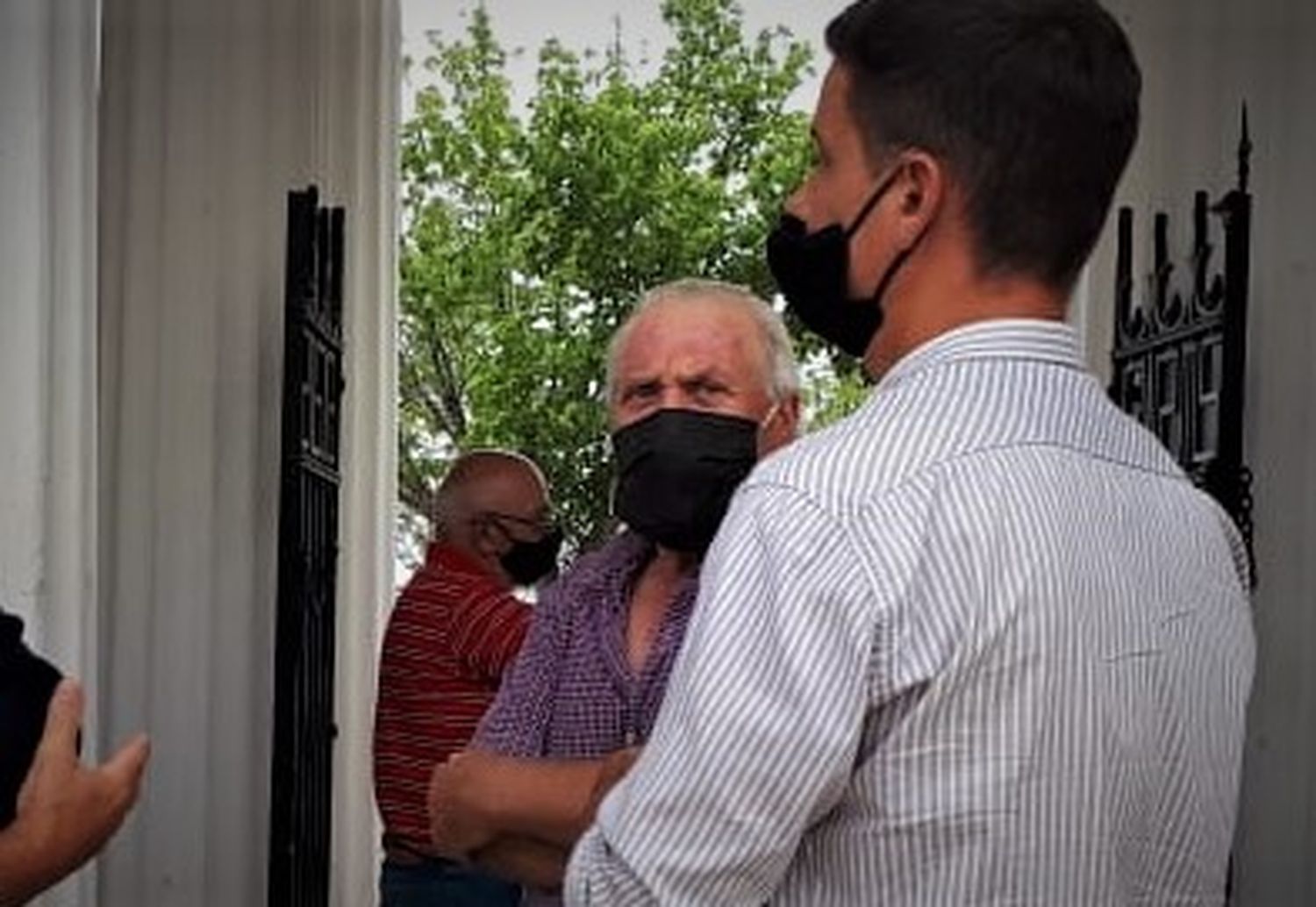 Tras permanecer aislado, Cacho Quintana se reintegró al Cementerio y se encontró con destrozos