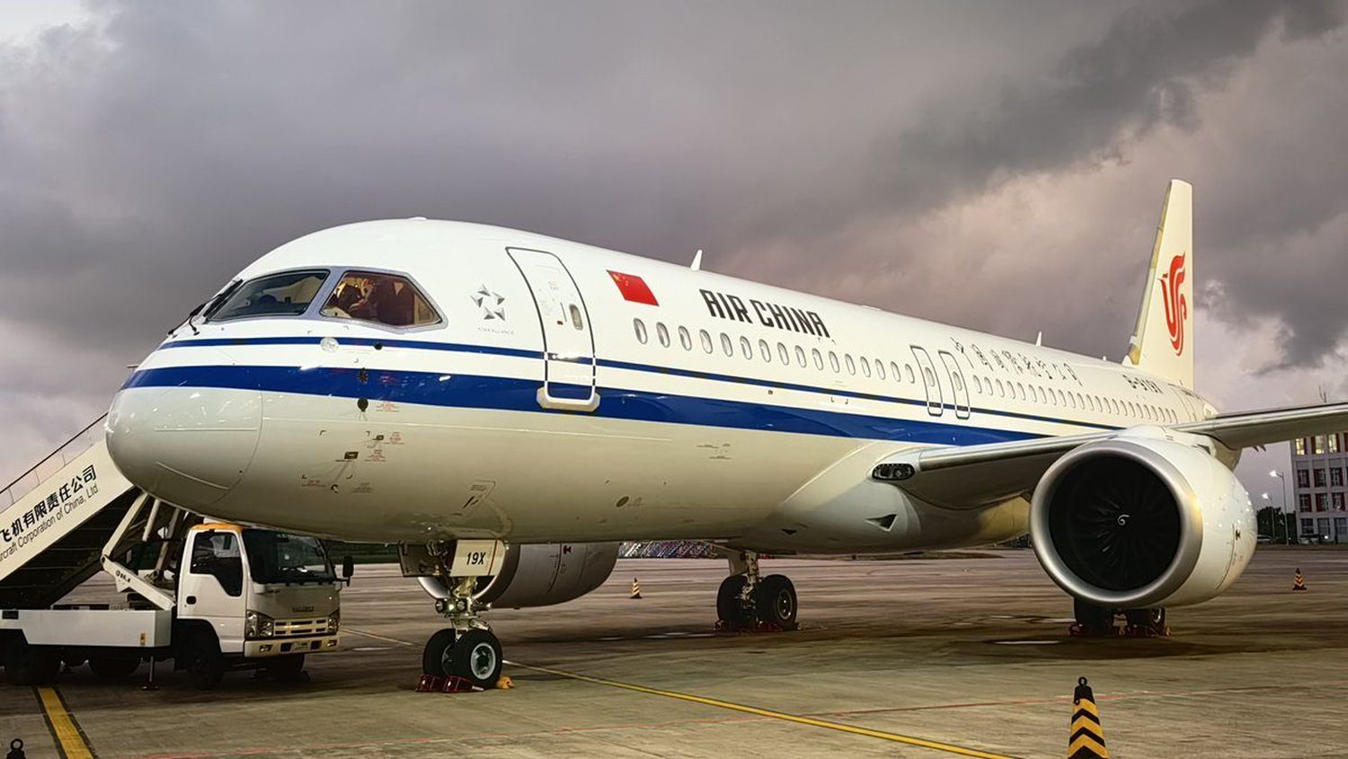 EE.UU. autoriza a GE Aerospace a reanudar exportaciones de motores para aviones chinos de COMAC