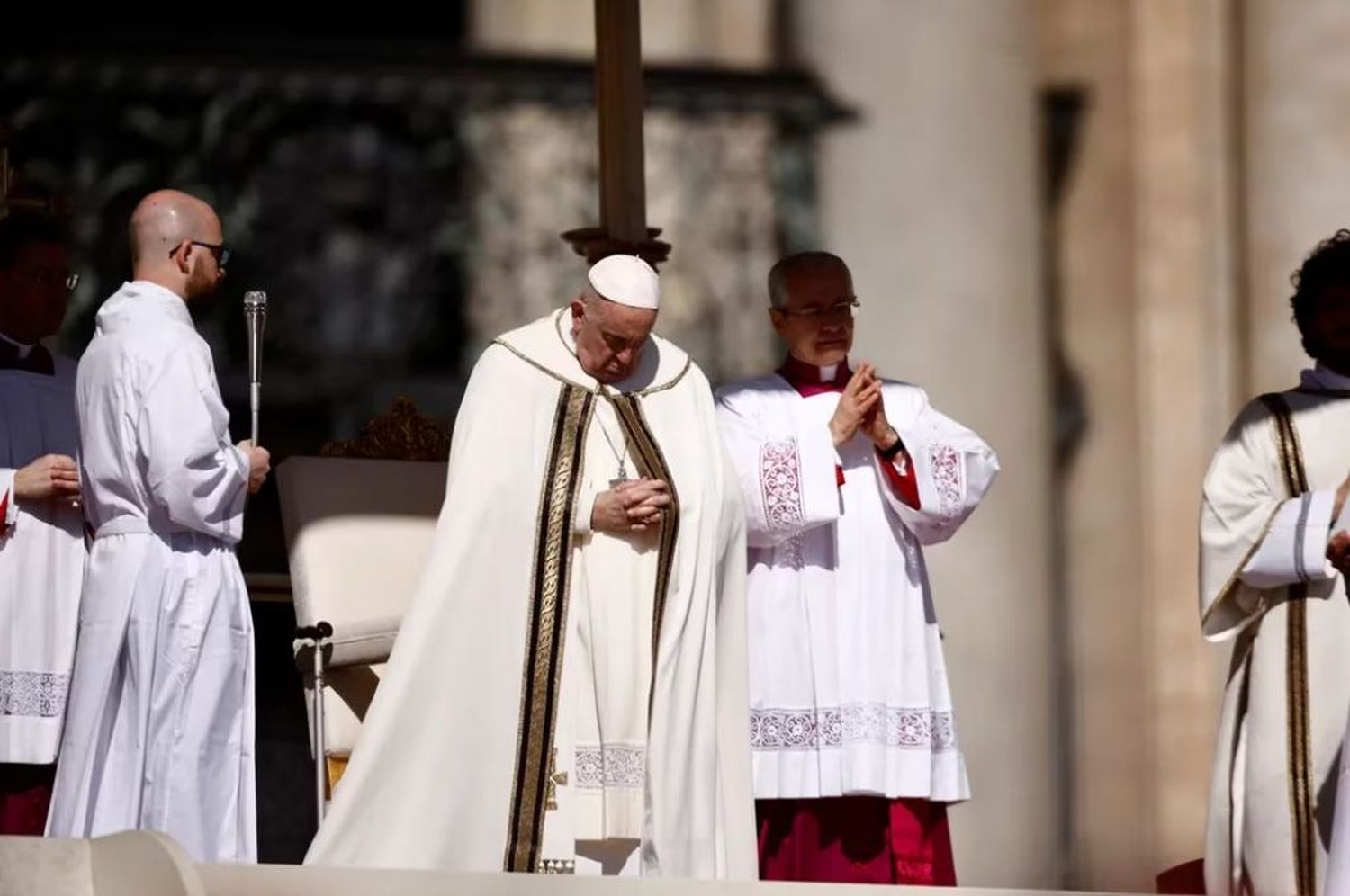 El papa Francisco presidió la misa de Resurrección y pidió paz en Ucrania y luz sobre Rusia