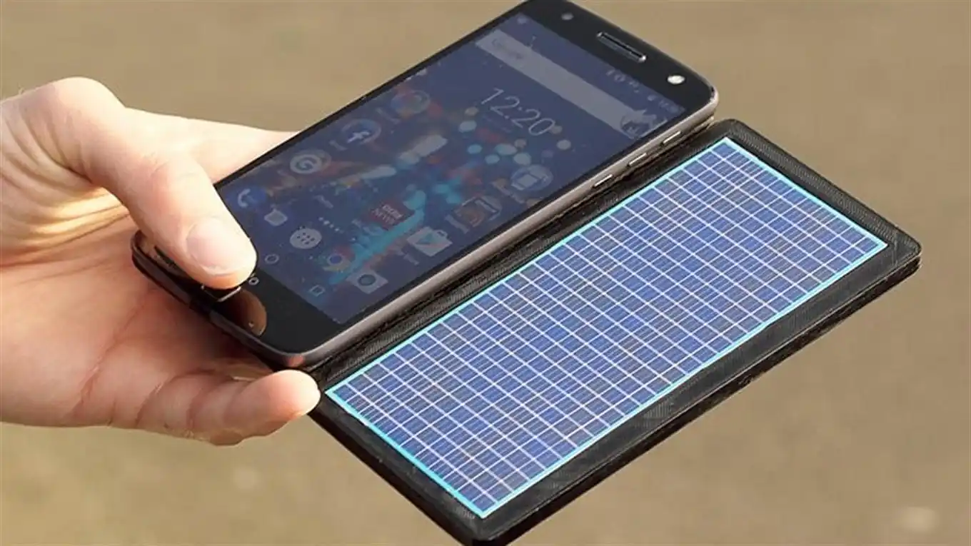 Cómo cargar el celular con el sol, una bicicleta o las manos