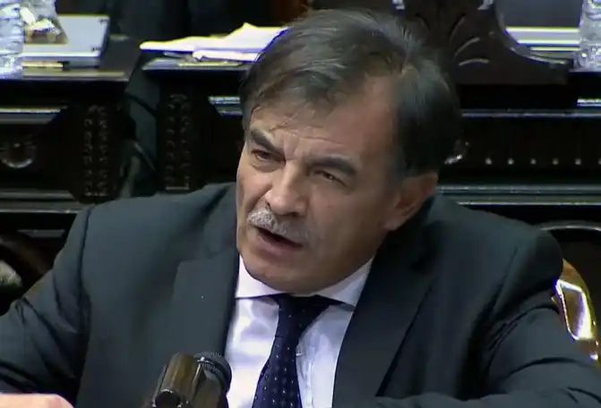 Intento de asalto al diputado Miguel Bazze en La Plata: Le dieron un culatazo en la nuca