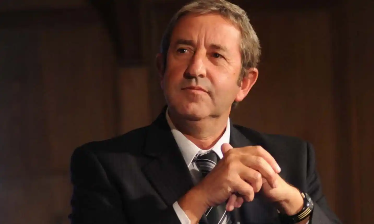 La llamativa propuesta de Julio Cobos para enfrentar al Coronavirus: "Solicitamos que presos, alumnos y militares produzcan alcohol en gel"