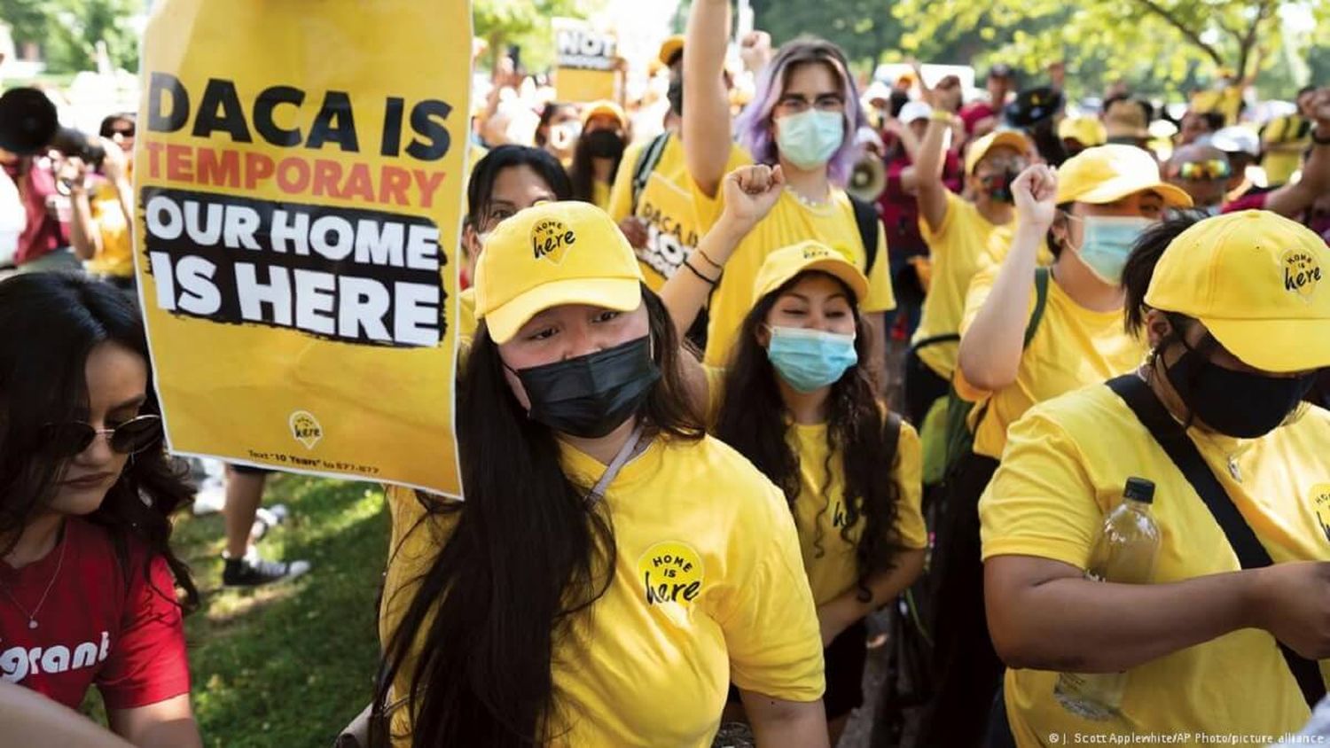 DACA: el programa que arropa a miles de migrantes en EE.UU. y acaba de ser declarado «ilegal»