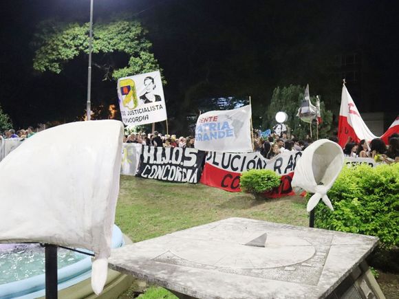 Reivindiquemos la democracia