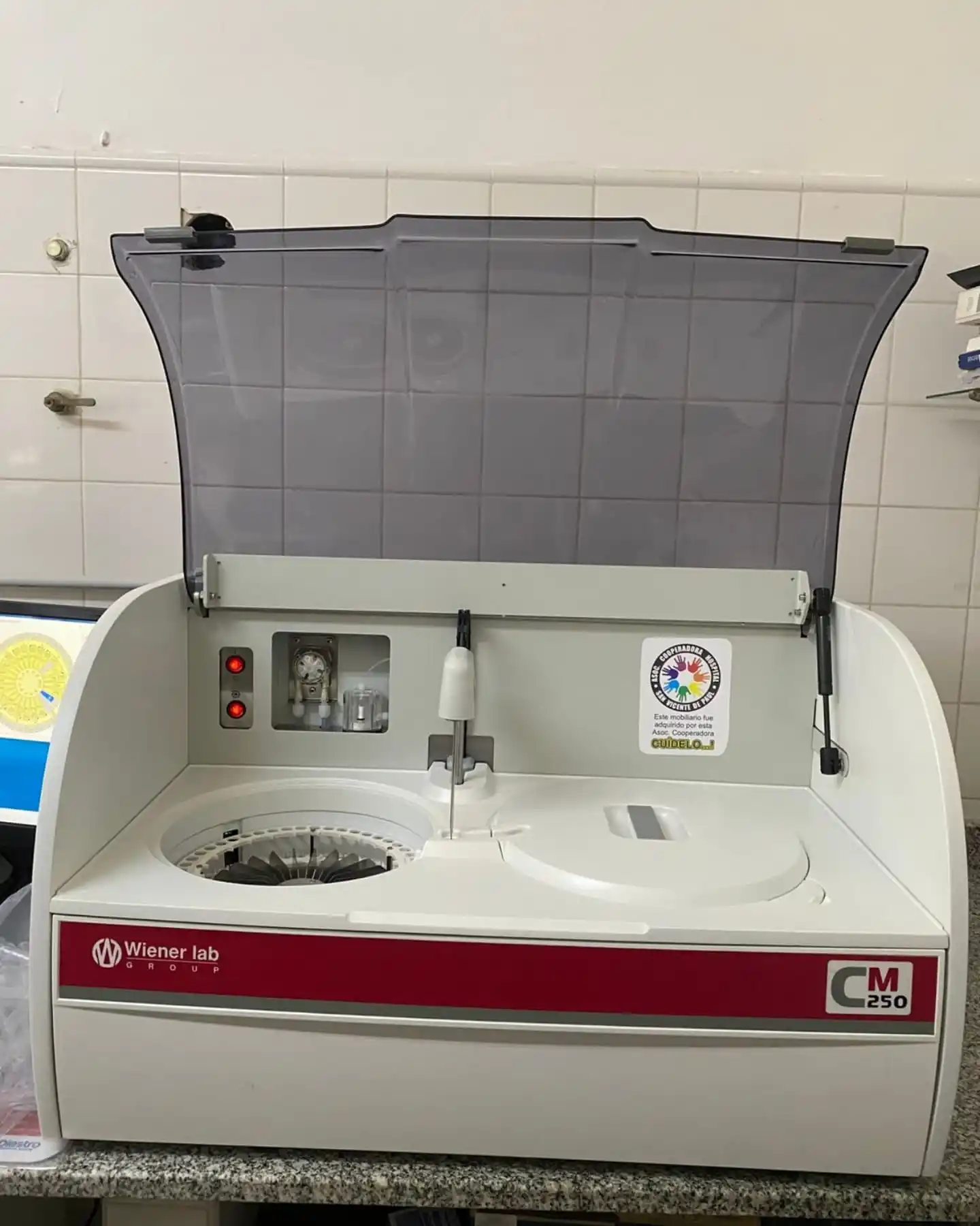 La Cooperadora del Hospital Municipal de Chascomús adquirió un nuevo autoanalizador para el laboratorio