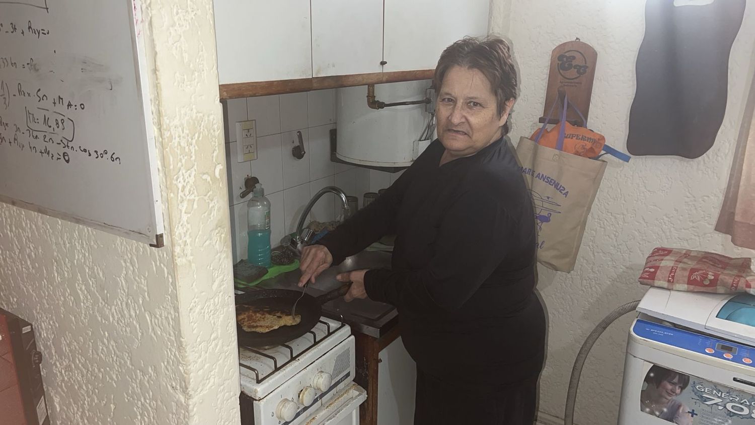 Estela Castellino se recupera favorablemente y lleva una vida normal, puede cocinar y hacer tareas del hogar.