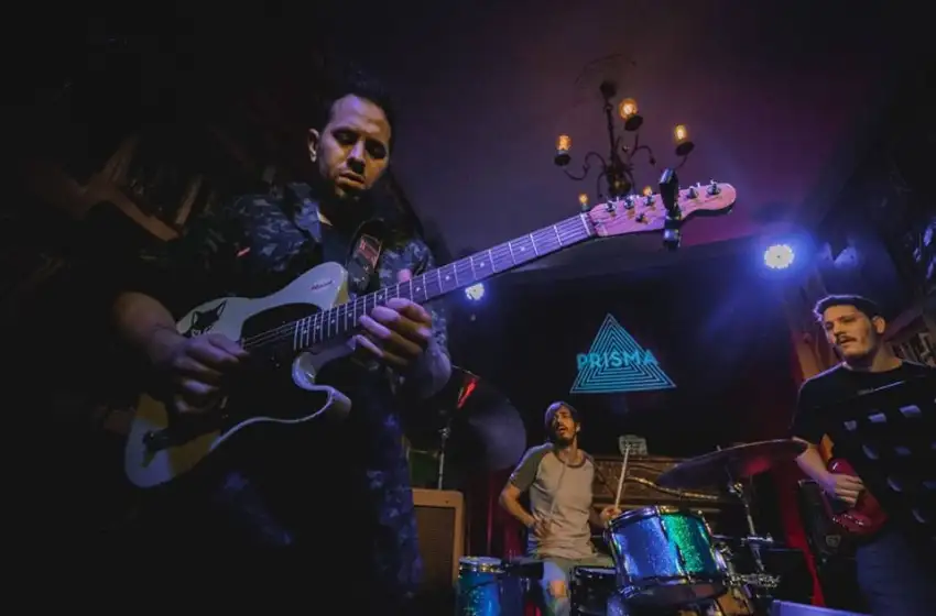 "La guitarra está incorporada a mi vida, es una religión"