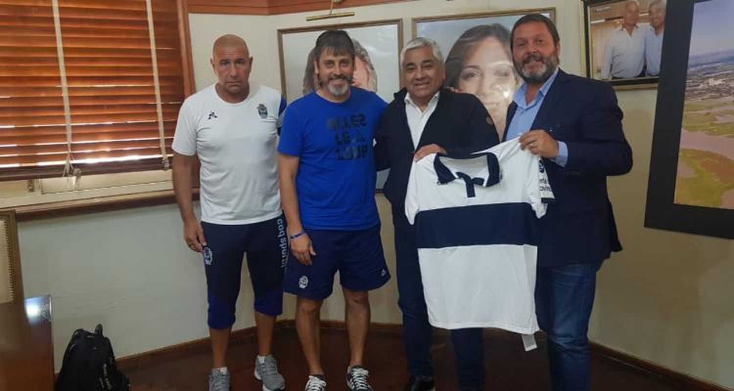 Tras pasar por San Pedro, el “Indio” Ortíz fue designado como entrenador de Gimnasia y Cecilio Salazar aseguró que le dio “suerte”