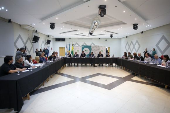 Junto a otros intendentes, Mayra Mendoza busca fondos para evitar inundaciones