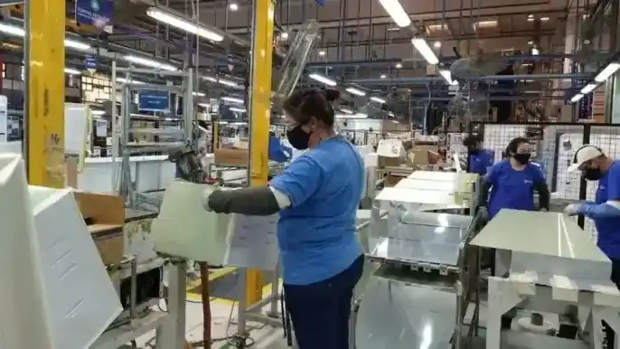 Histórica empresa de electrodomésticos deja de fabricar heladeras y cocinas