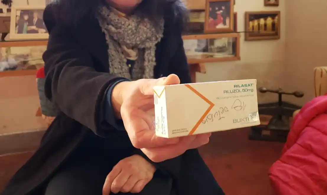 Tiene esclerosis y lo echaron: Quedó sin cobertura médica y siente vergüenza de pedir ayuda