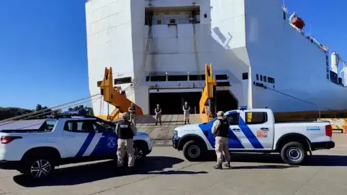 Prefectura y ARCA incautaron 16 kilos de cocaína dentro de un barco en Zárate