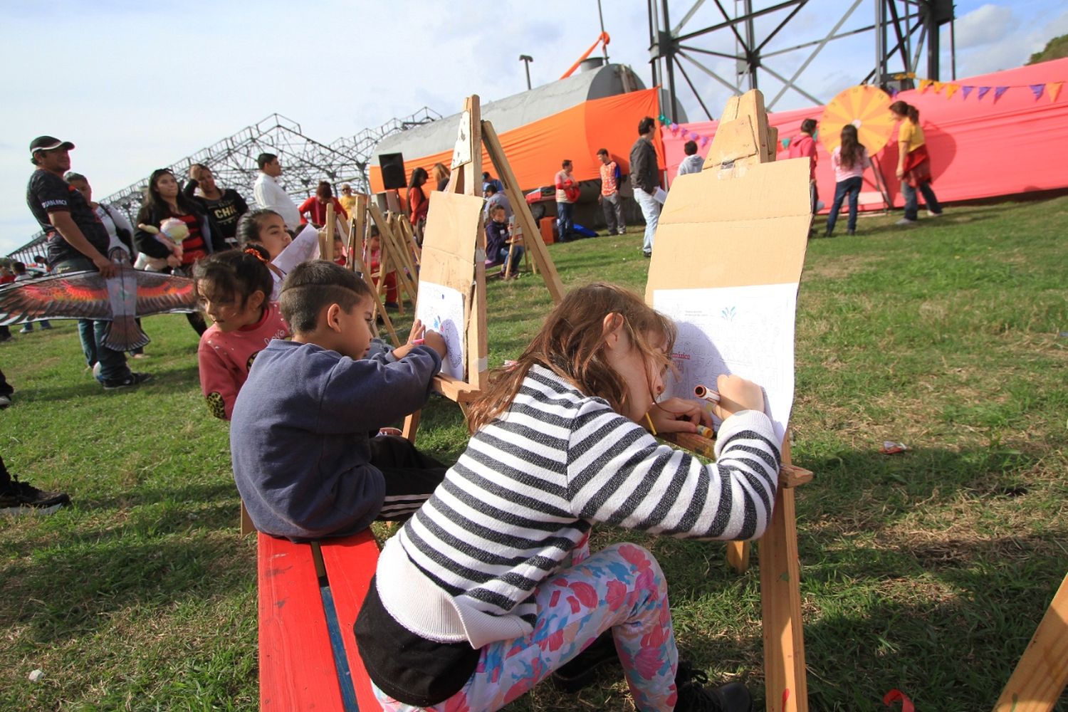 Verano en la Ciudad: Diversión en los Parques Garay y Sur