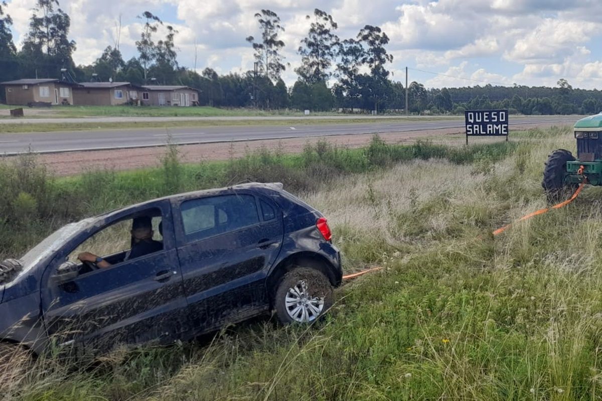 Dos mujeres protagonizaron un vuelco con su automóvil en la autovía 14