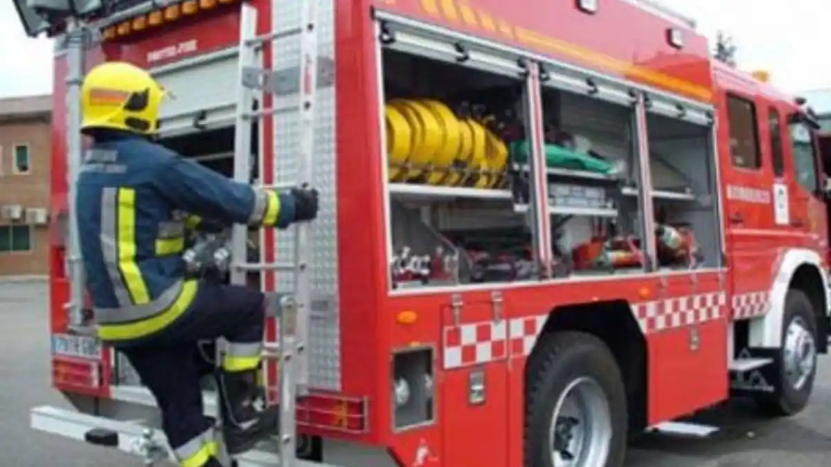 Incendio en Barranquitas: jugaba con un encendedor y se prendió fuego la casa
