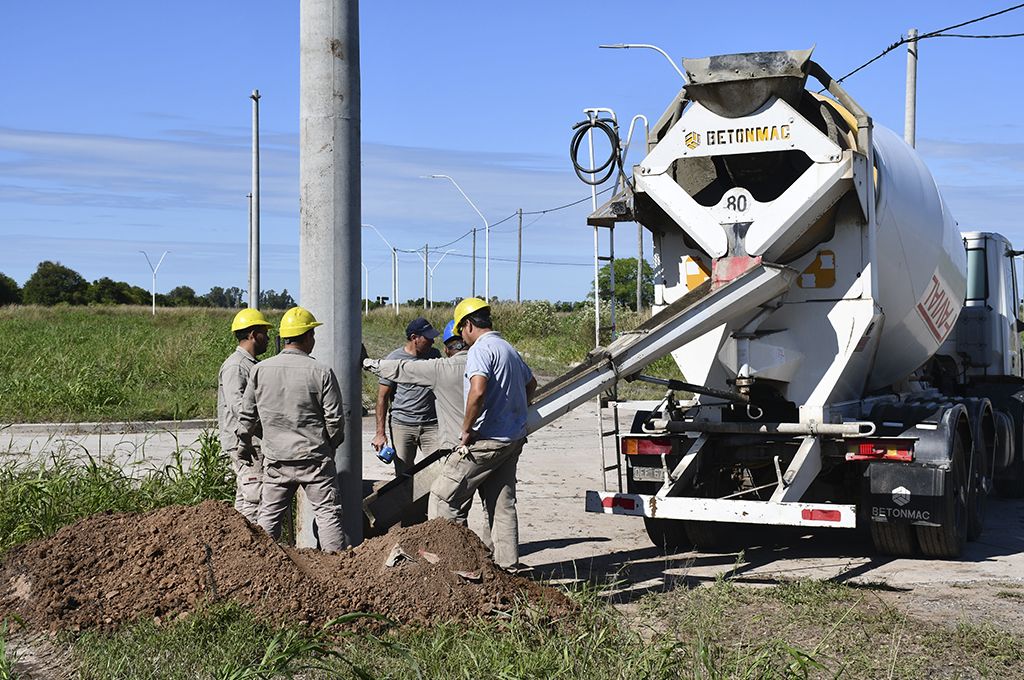 Iniciaron las obras de tendido eléctrico en "Sunchalote"