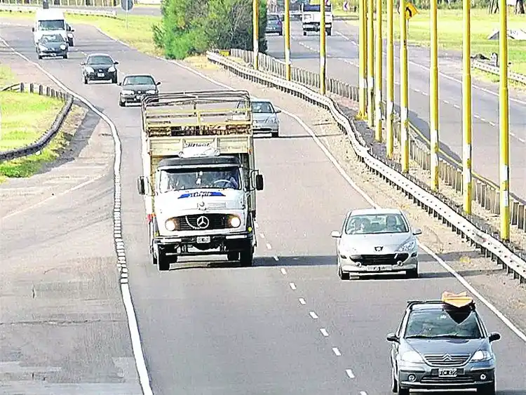 Fin de semana largo: Más de 7700 vehículos en Ruta 2