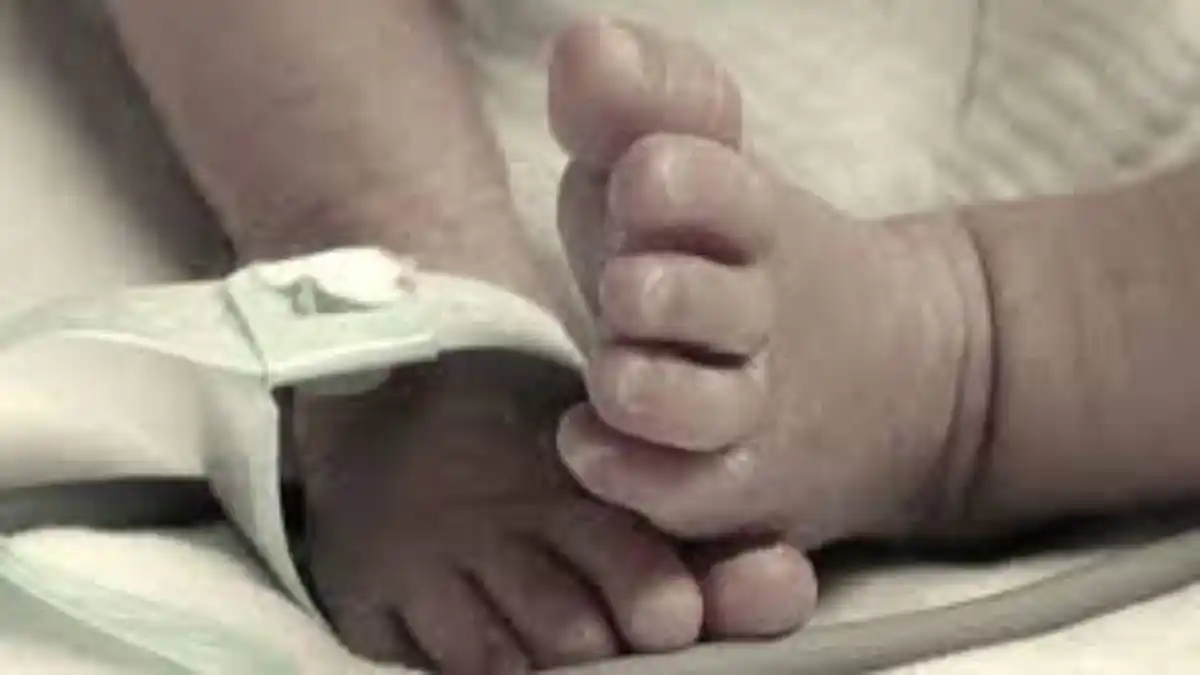 LA METIÓ EN UNA BOLSA Y LA ARROJÓ A UN TANQUE: presa una mujer por asesinar a su bebé en Carabobo