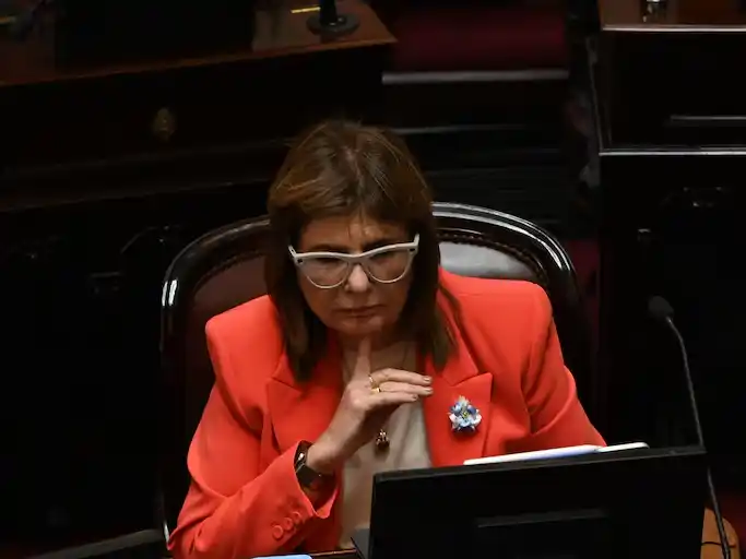 Patricia Bullrich anunció cambios en la reforma laboral tras la polémica por las licencias por enfermedad