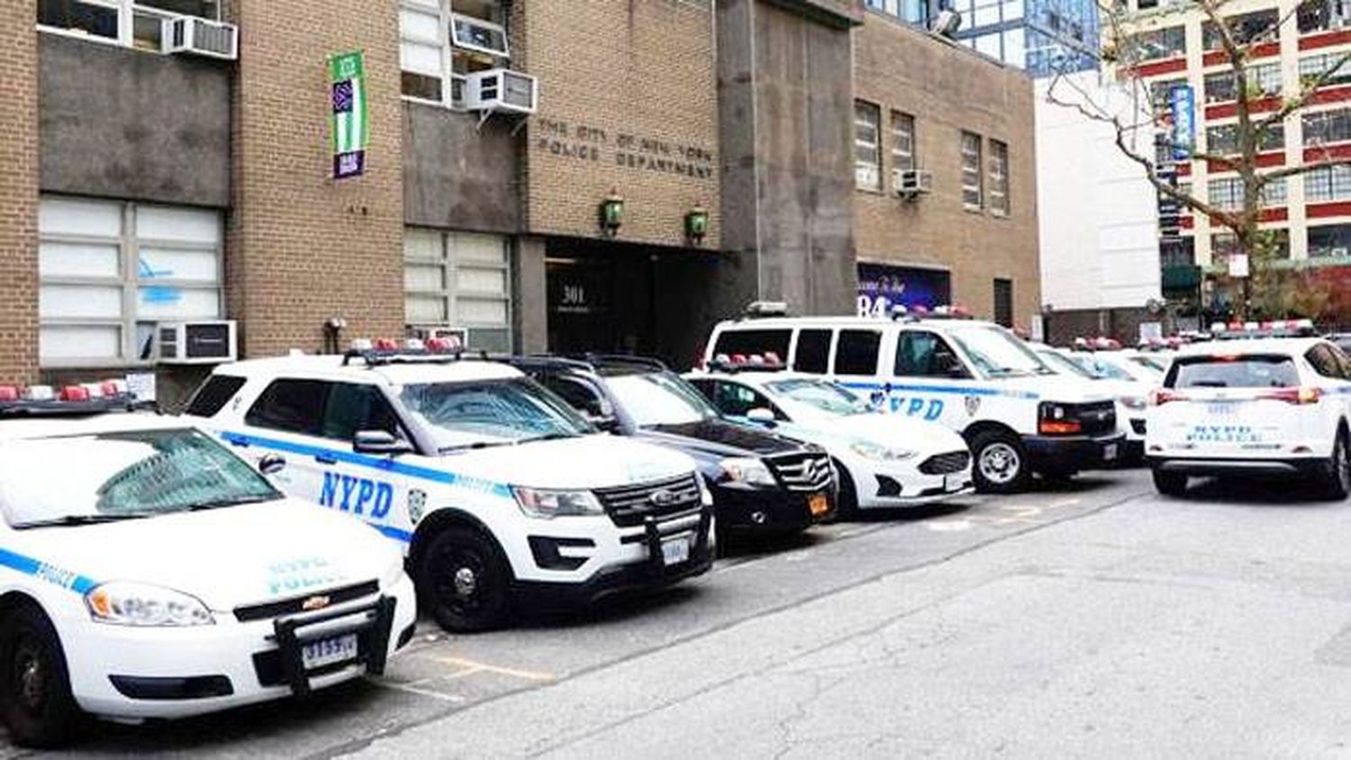 Nueva York se queda sin miles de policías y bomberos por la obligatoriedad de la vacuna