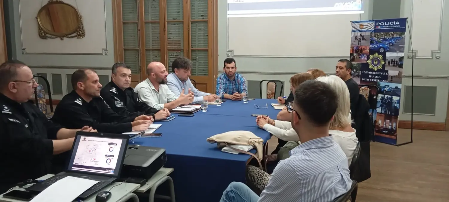 Inseguridad: reunión de autoridades y representantes de 2 barrios de la ciudad