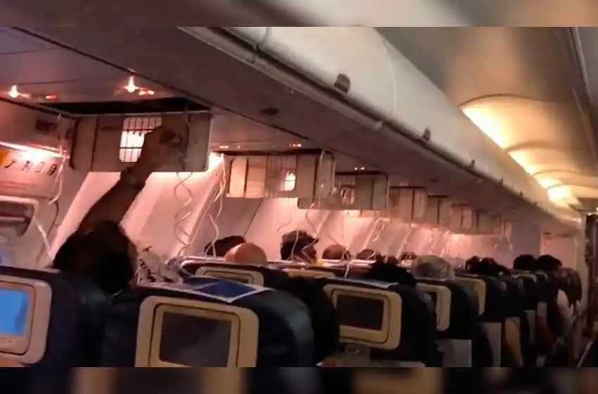 Una negligencia de la tripulación de un avión provocó que 30 pasajeros comenzaran a sangrar por la nariz y los oídos
