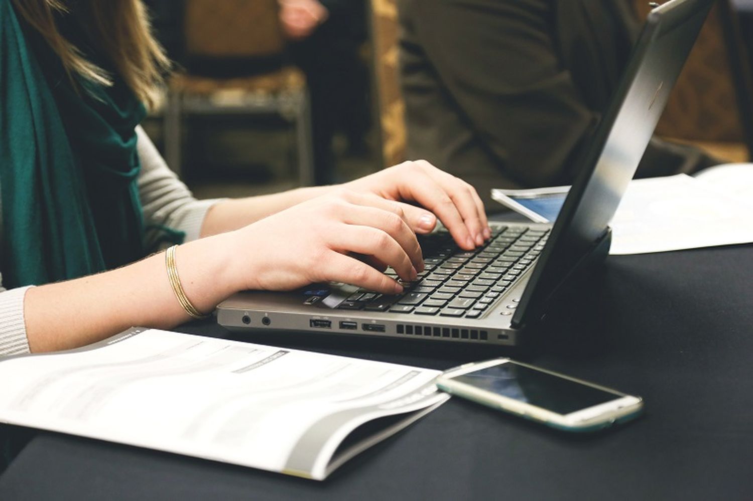 ¿Por qué hay pocas mujeres en el sector informático?