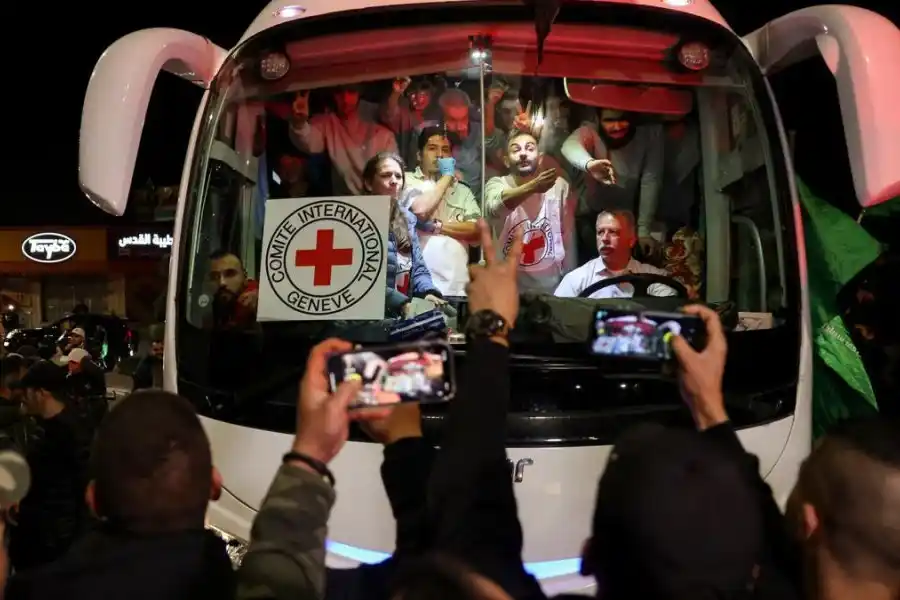 Hamas liberó a otros 11 rehenes israelíes