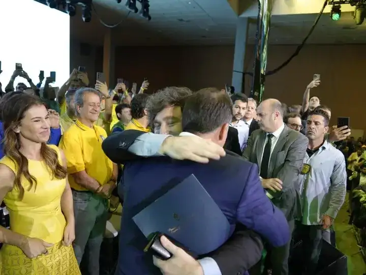 Javier Milei y Flávio Bolsonaro.