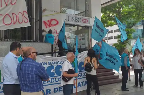 Reclamaron por el cierre de una sucursal del HSBC en Balcarce